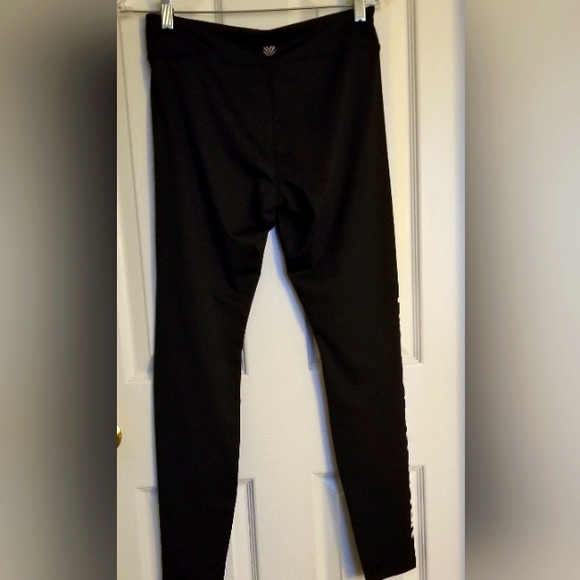 FORVER 21 LEGGINGS.  LIKE NEW.  Sz- Med - Picture 3 of 5